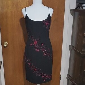 Maggy London Elegant Black, Red, and Pink Floral Midi Scoop Neck Dress Size 8